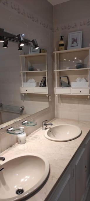 El Rey - Beach Front Two Bedroom Apartment Fuengirola Eksteriør billede